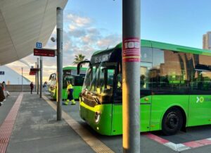 Teneriffa-Südost, Candelaria: Mit dem Bus zur Heiligen Jungfrau von Candelaria 15 Titsa Busse Busbahnhof SC