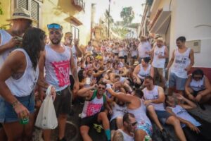 Gran Canaria-Süd, San Bartolomé de Tirajana: Tunte feiert alte Tradition 8 Tunte Kohle