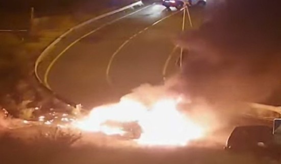 Teneriffa-Nordost, Santa Cruz: Auto explodiert 1 Auto Explosion Flammen