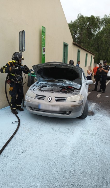 Brennendes Fahrzeug