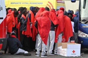 Kanarische Inseln: Mehr als 530 Menschen von sechs Flüchtlingsbooten gerettet 2 Fluechtlinge 1