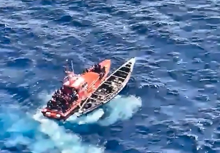 El Hierro, El Pinar: 97 Flüchtlinge gerettet 100 Fluechtlingsboot gerettet