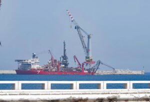 Gran Canaria-Nordost, Las Palmas: Gigant im Hafen 11 Gigant Hafen