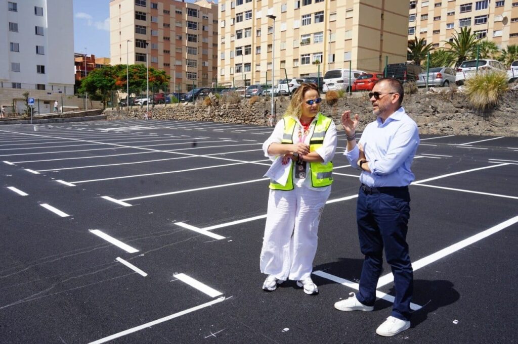 Teneriffa-Nordost, Santa Cruz: Neuer Asphalt während des Sommers 95 Santa Cruz Asphaltierung