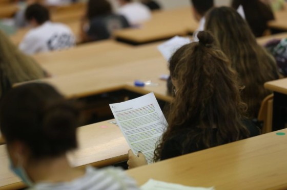 Kanarische Inseln: Schlechter Abschluss bei der PISA-Studie 4 Schueler Pruefung PISA