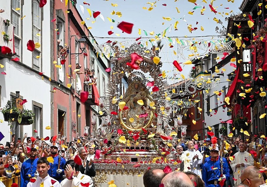 Gran Canaria-Nord, Teror: „Fiestas del Pino“ 1 Virgen El Pino