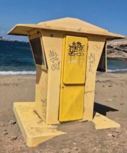 Gran Canaria-Ost, Telde: Rettungsschwimmer-Häuschen verschandelt 10 puesto socorrismo