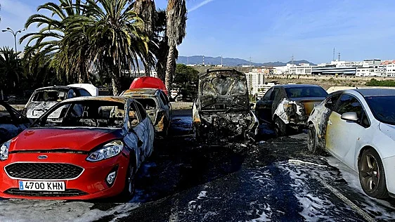 Gran Canaria-Nord, Las Palmas: Fluchtauto wurde angezündet 1 Auto Feuer GC