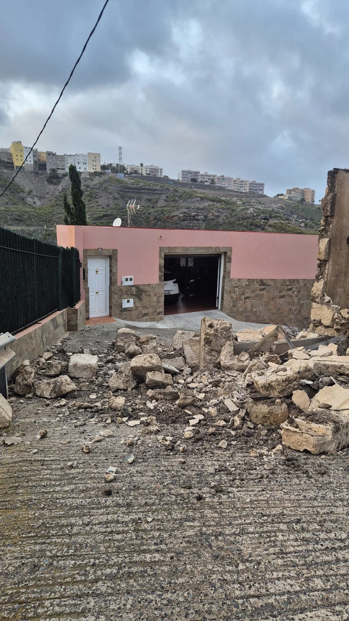 Gran Canaria-Nord, Las Palmas: Mauer eingestürzt 1 Einsturtz