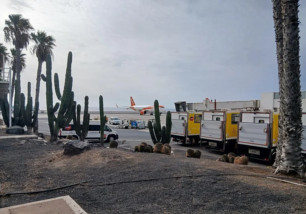 Lanzarote, San Bartolomé: Flughafen von Lanzarote wird überarbeitet 91 Flughafen LZ