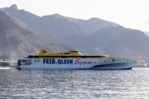 Kanarische Inseln: <em>Fred Olsen</em> investiert für die Umwelt 44 Fred Olsen Bajamar Express