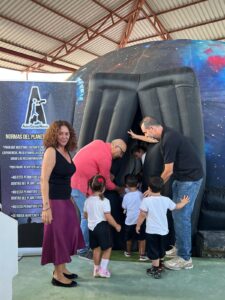 Fuerteventura, Puerto del Rosario: Workshop für Astronomie-Interessierte abgeschlossen 16 PLANETARIO CONCEJALA NINOS FT