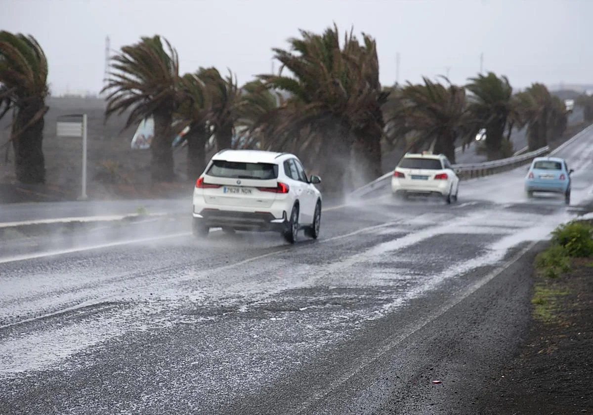 Lanzarote, Arrecife: Straßenausbau 1 carretera LZ