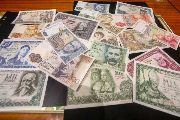 pesetas